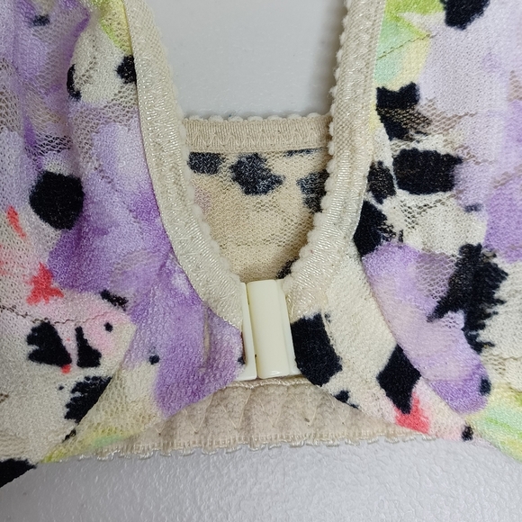 Victoria’s Secret Vintage Dainty Floral Lace Underwire Front Closure Bra - Picture 9 of 11